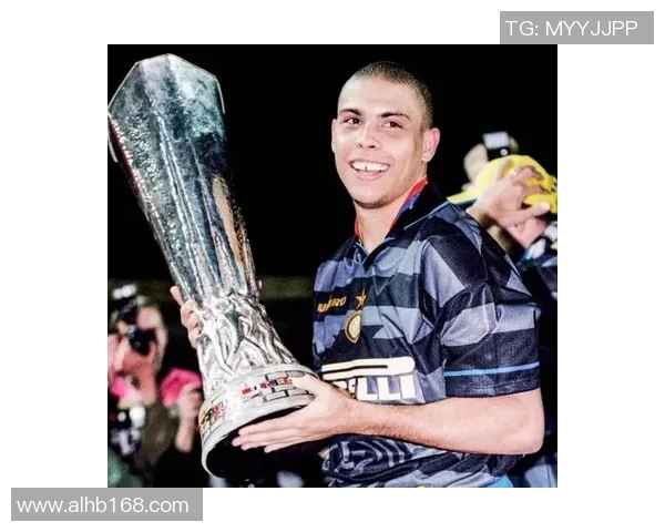 传奇足坛巨星罗纳尔多的辉煌历程与不朽成就揭秘